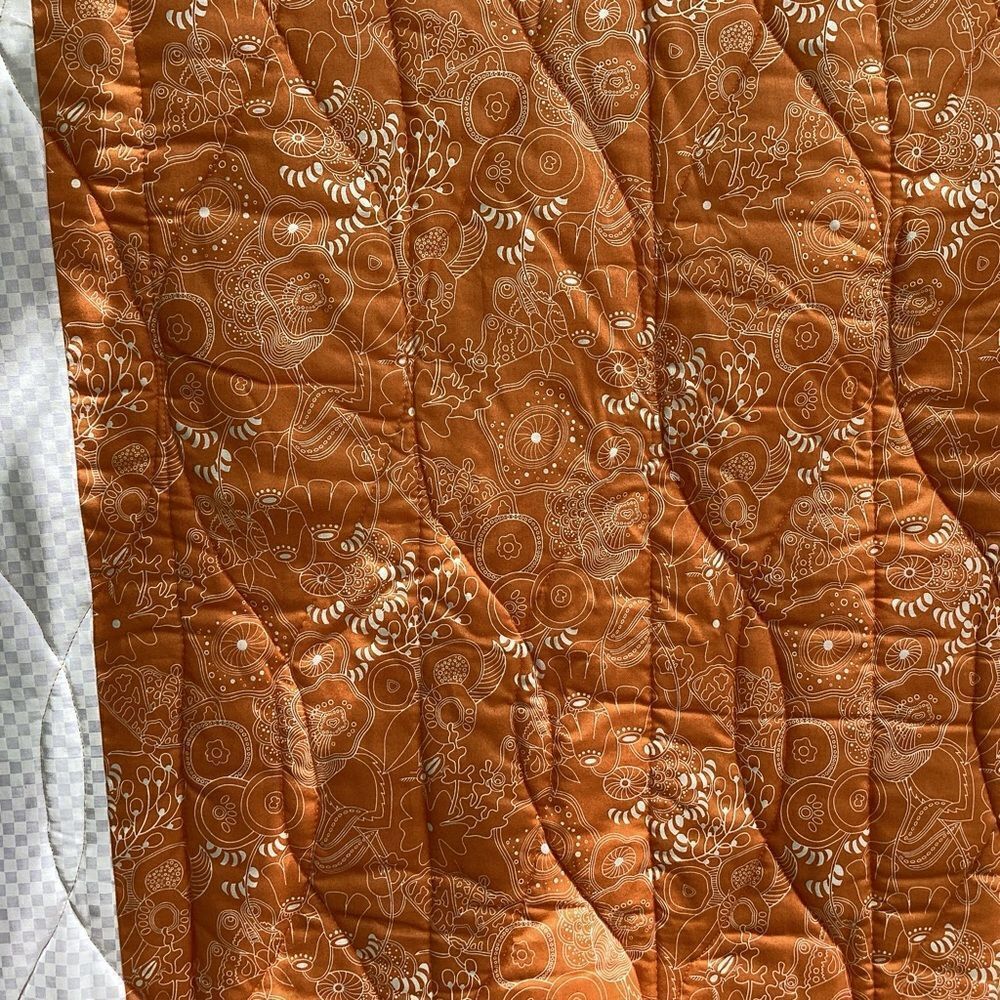 New With Tags. Bright Summer Orange and Green Garden Coin Lap Quilt - Picture 14 of 16